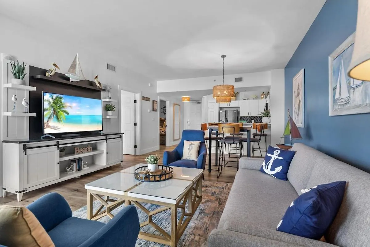 Sunrise Surprise 9Th Floor 2Br 2 Ba King Suite Beach Shuttle, Heated Pool! Destin Holiday home