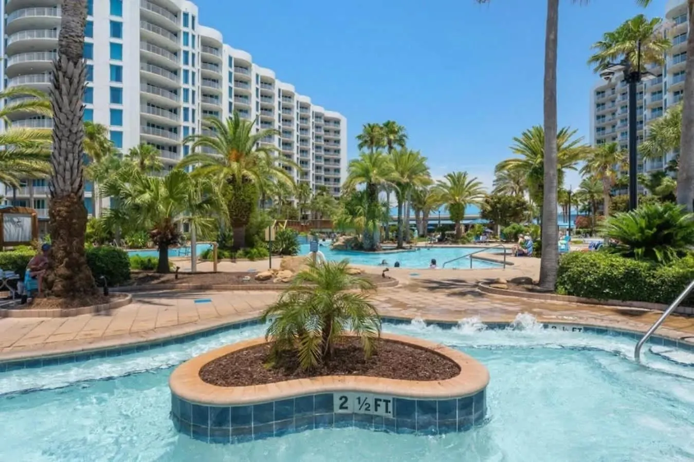 Holiday home Sunrise Surprise 9Th Floor 2Br 2 Ba King Suite Beach Shuttle, Heated Pool! Destin