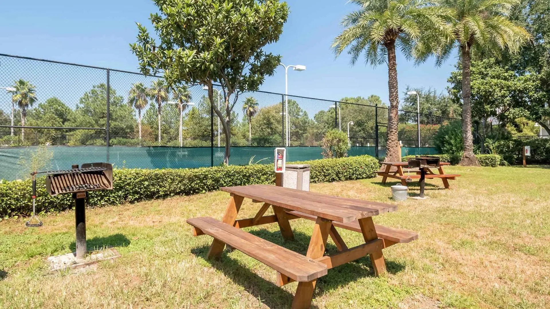 Holiday home Sunrise Surprise 9Th Floor 2Br 2 Ba King Suite Beach Shuttle, Heated Pool! Destin United States