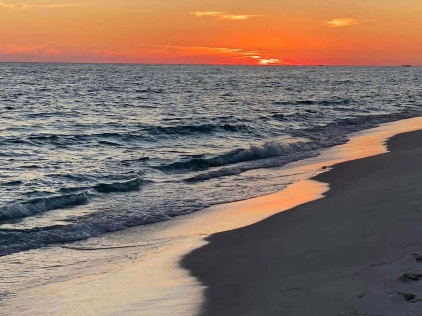 Holiday home Sunrise Surprise 9Th Floor 2Br 2 Ba King Suite Beach Shuttle, Heated Pool! Destin