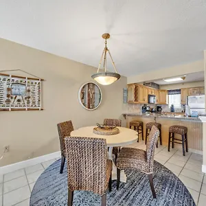 On The Gulf 403 - Is A Beautiful Front With A Great View Of The Gulf Holiday home